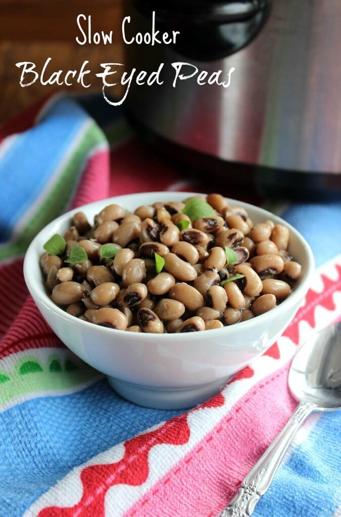 Black Eyed Peas as a feature photo. Sitting in front of the slow cooker all ready to be eaten.