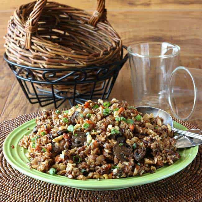 https://veganinthefreezer.com/wp-content/uploads/2015/08/Slow-Cooker-Wild-Rice-and-Pecans-675-minified.jpg