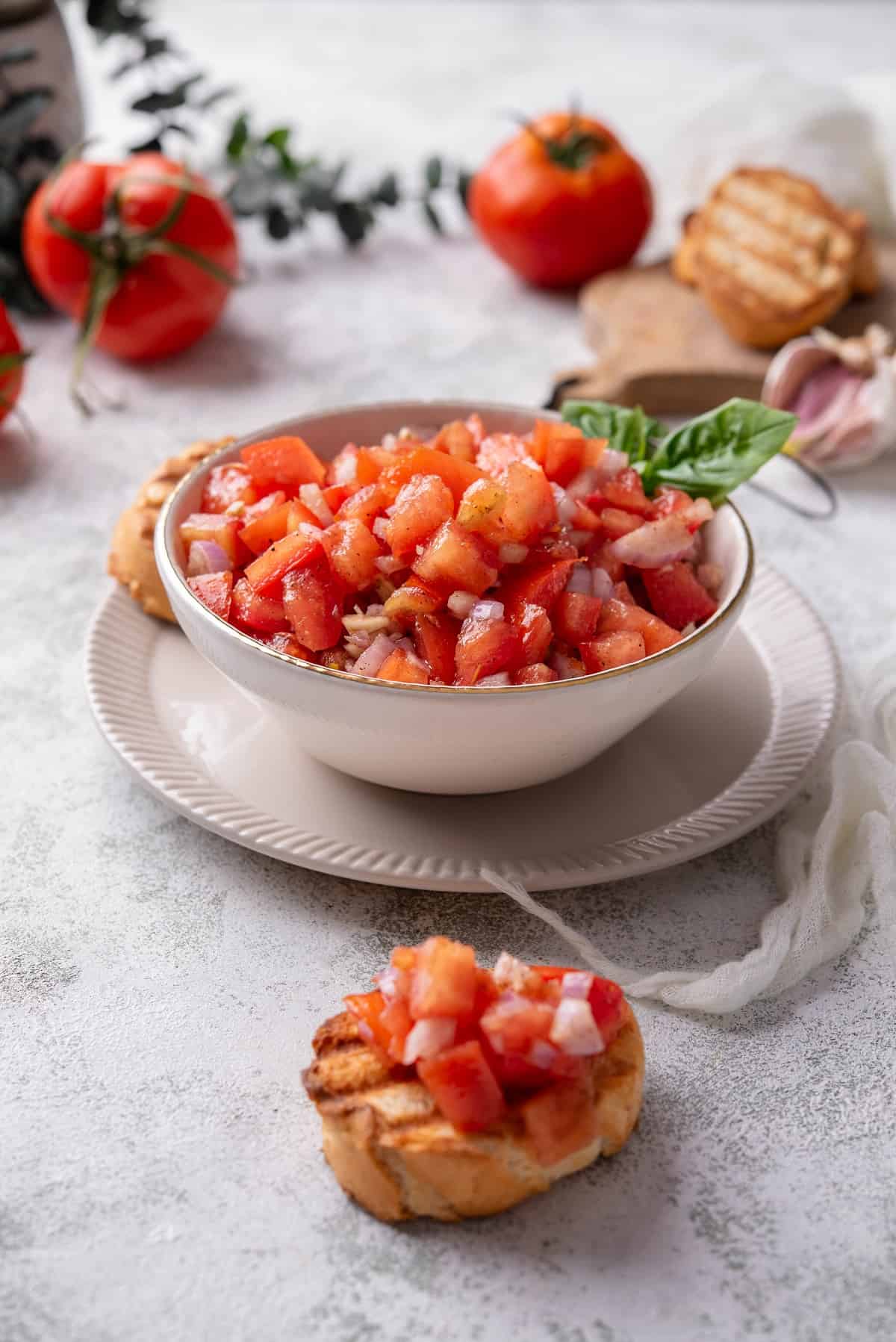 Tomato bruschetta ready 2